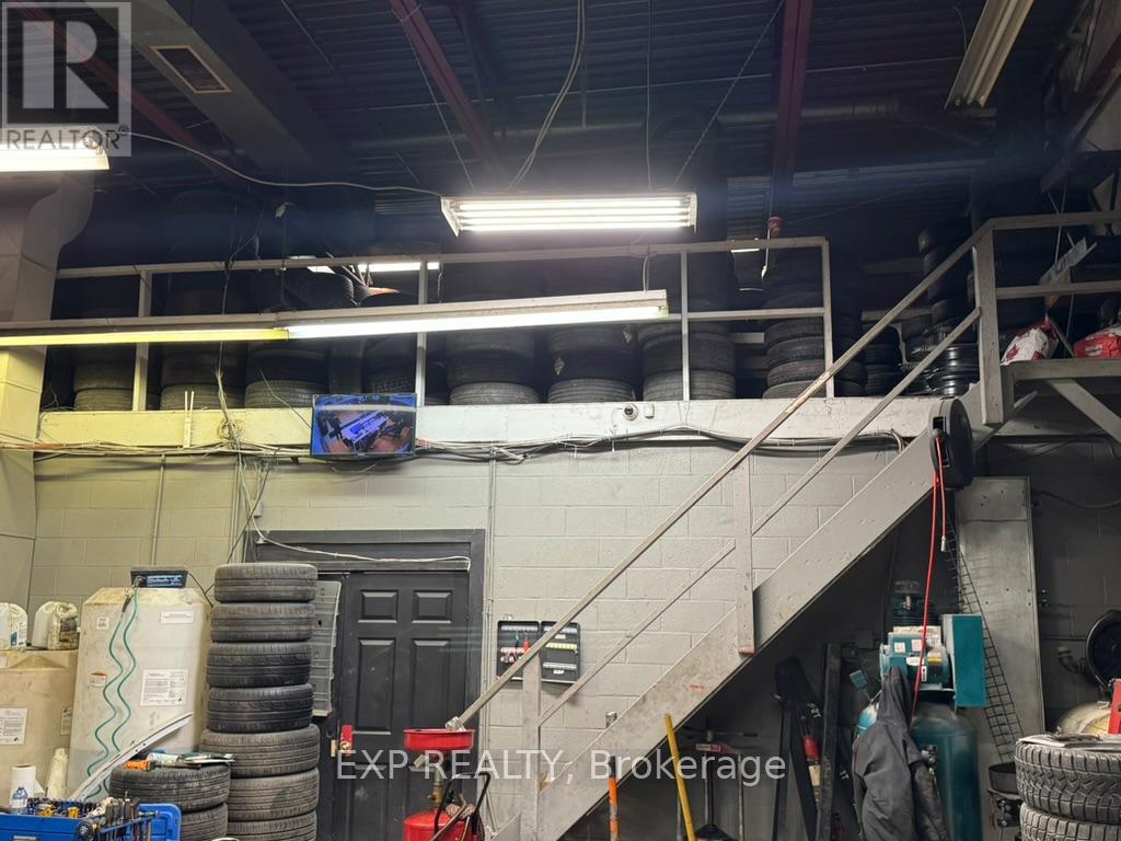 1659 Victoria Street N, Kitchener, Ontario  N2B 3E6 - Photo 7 - X12709324