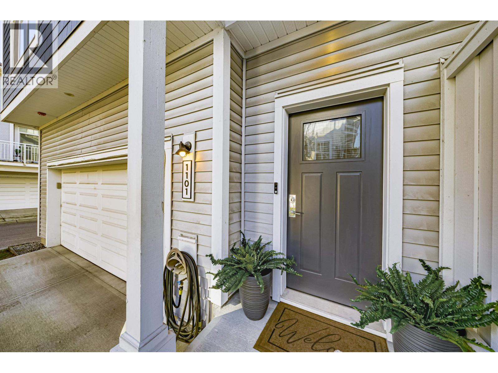 1101 11295 Pazarena Place, Maple Ridge, British Columbia  V2X 4K9 - Photo 4 - R3079523