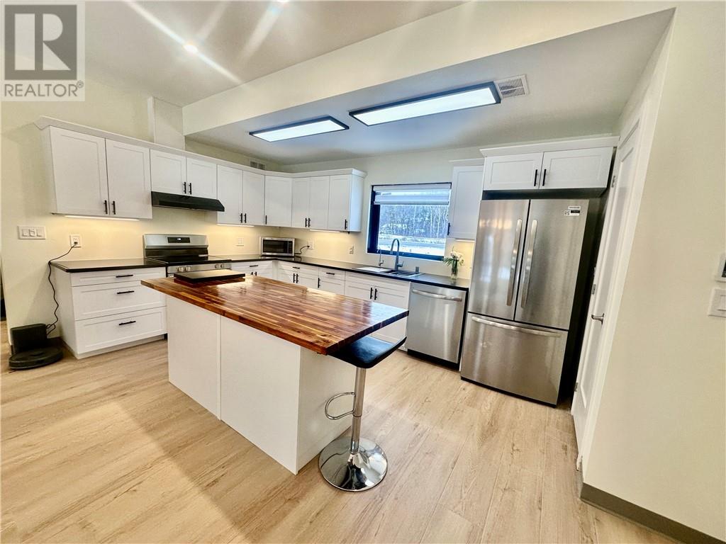 515 Hwy 17, Mckerrow, Ontario  P0P 1M0 - Photo 9 - 2126116