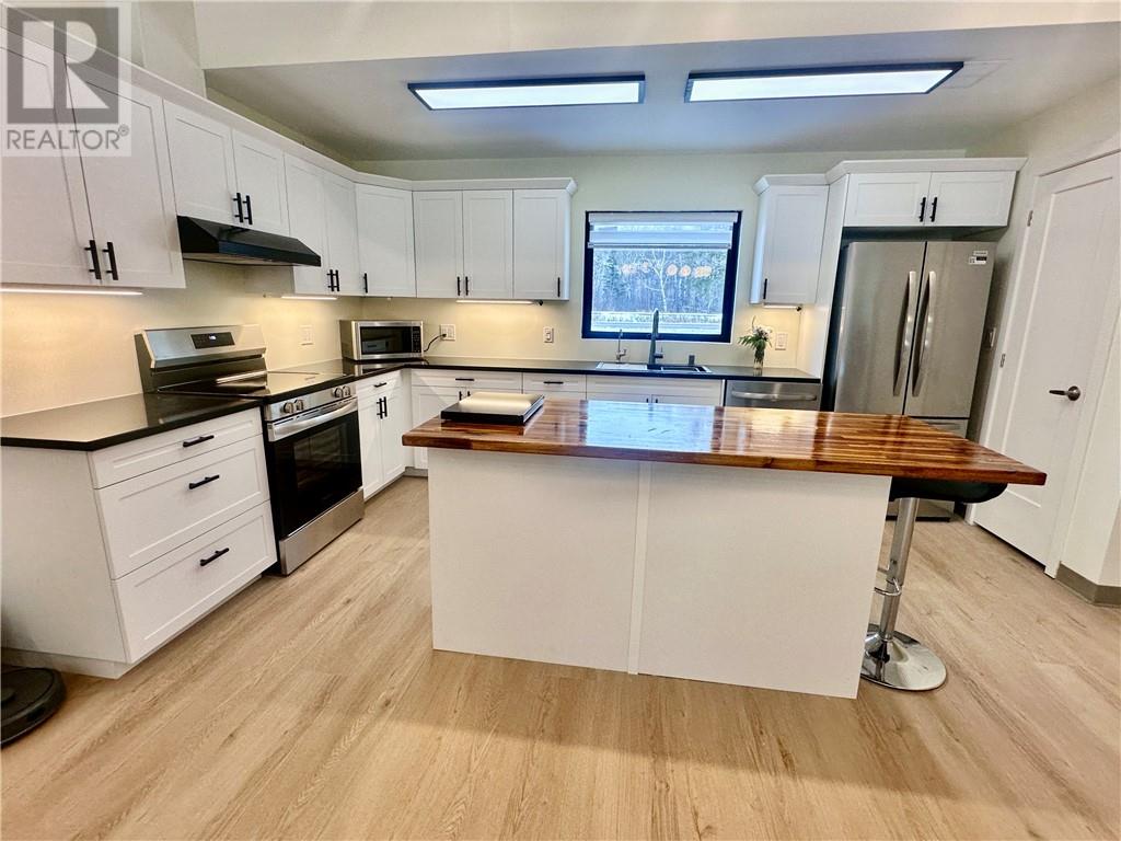 515 Hwy 17, Mckerrow, Ontario  P0P 1M0 - Photo 8 - 2126116