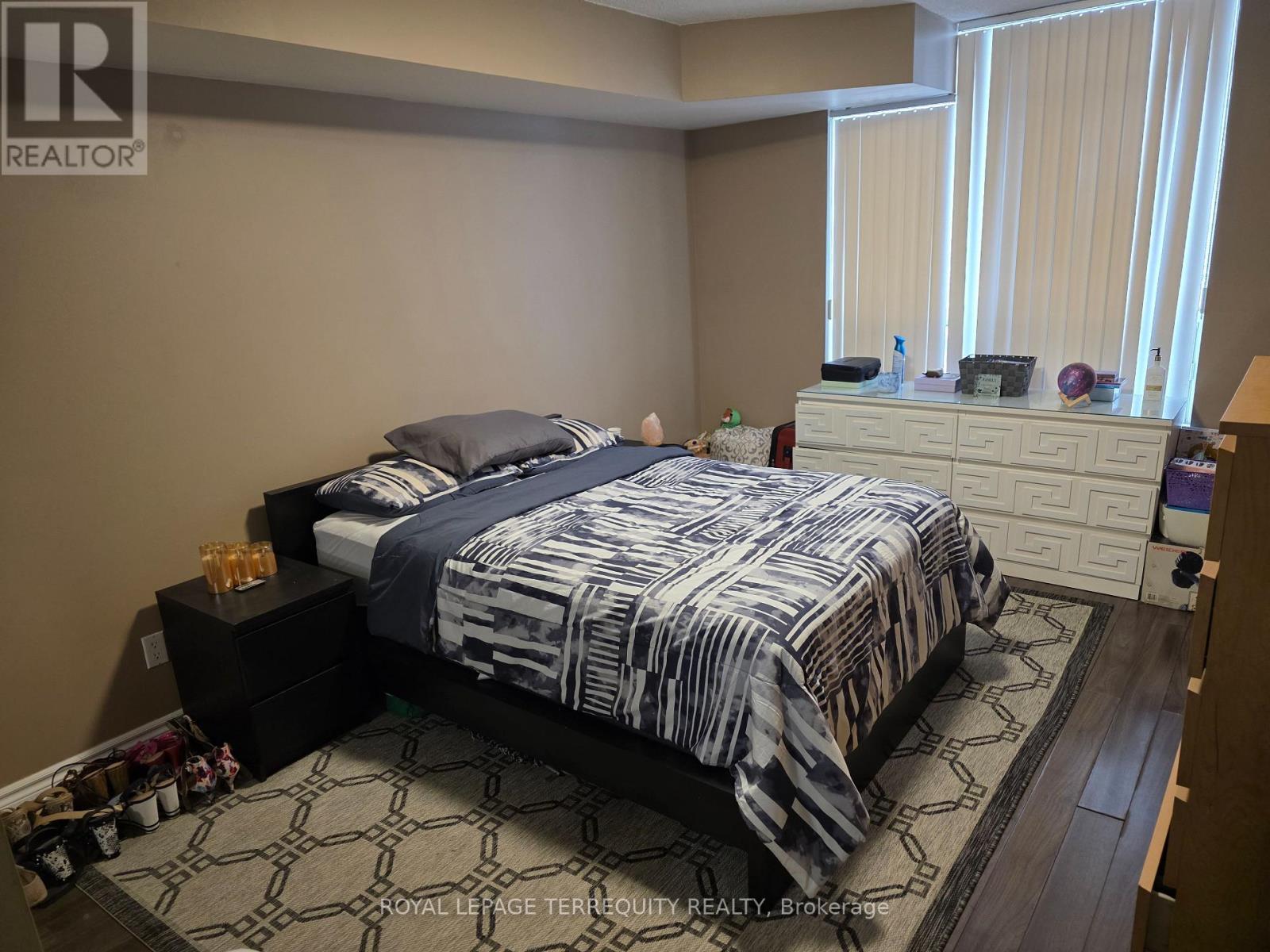 1909 - 35 Kingsbridge Garden Circle, Mississauga, Ontario  L5R 3Z5 - Photo 13 - W12707394