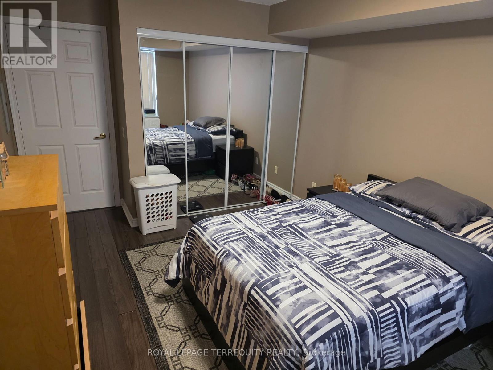 1909 - 35 Kingsbridge Garden Circle, Mississauga, Ontario  L5R 3Z5 - Photo 14 - W12707394