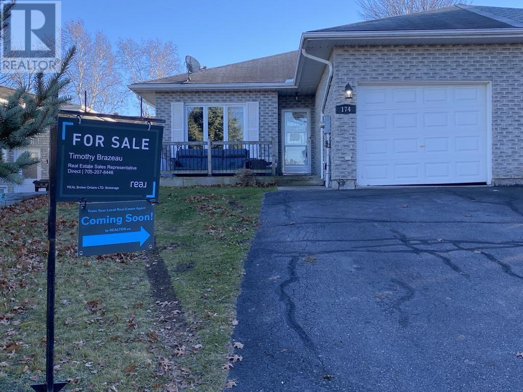 174 Cloverbrae Crescent, North Bay, Ontario  P1A 4J3 - Photo 2 - 2126091