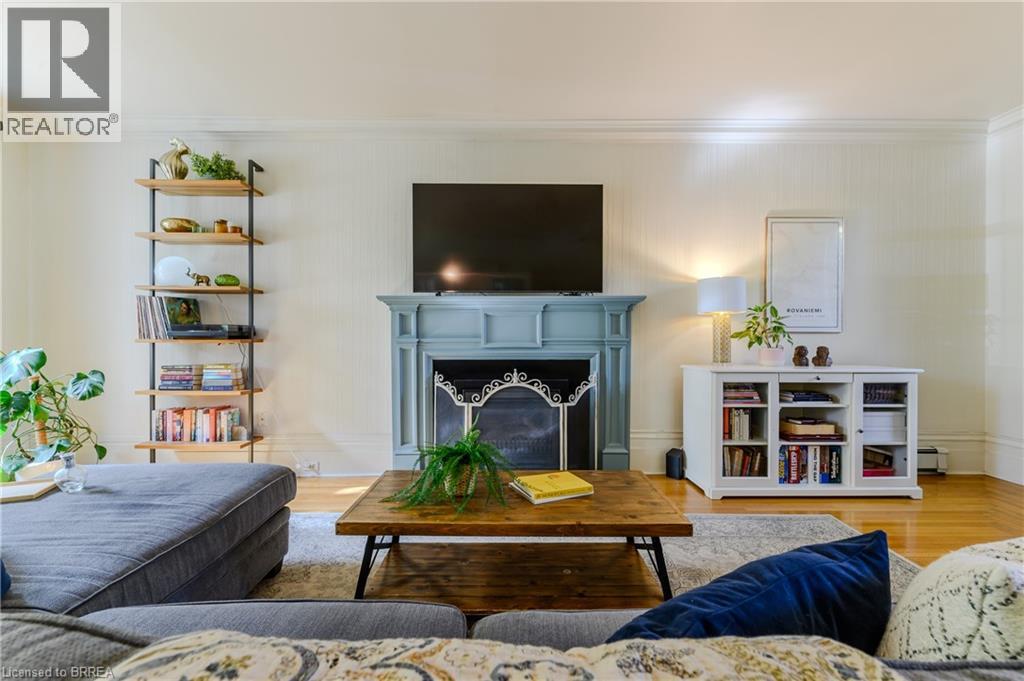 35 Egerton Street, Brantford, Ontario  N3T 4L4 - Photo 4 - 40780983