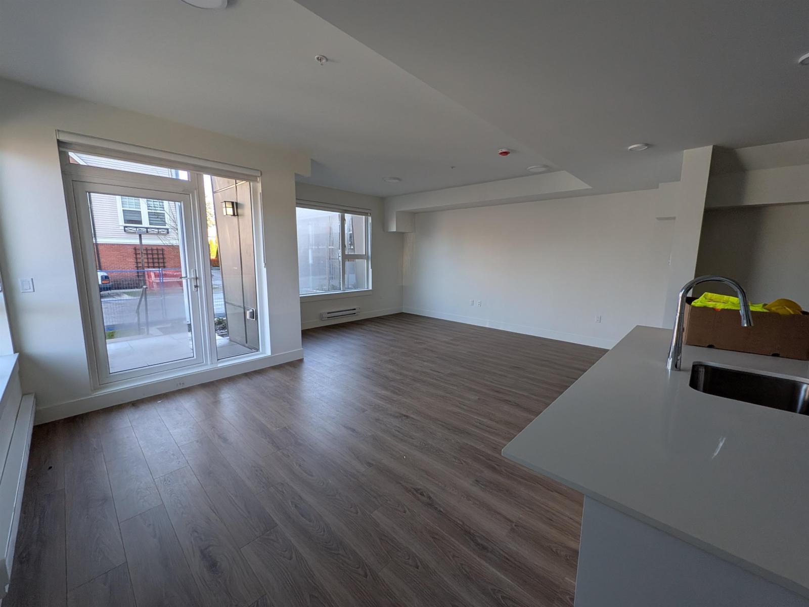 110 15739 Fraser Highway, Surrey, British Columbia  V4N 1G9 - Photo 4 - R3077211