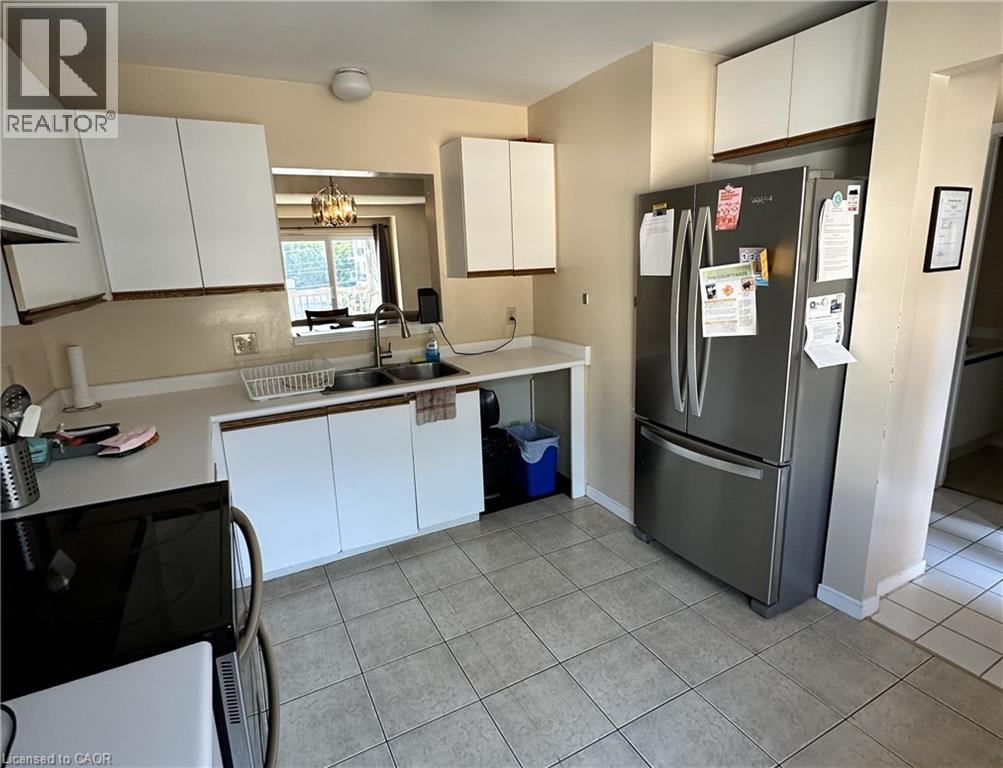 250 Keats Way Unit# 6, Waterloo, Ontario  N2L 6J5 - Photo 3 - 40798998