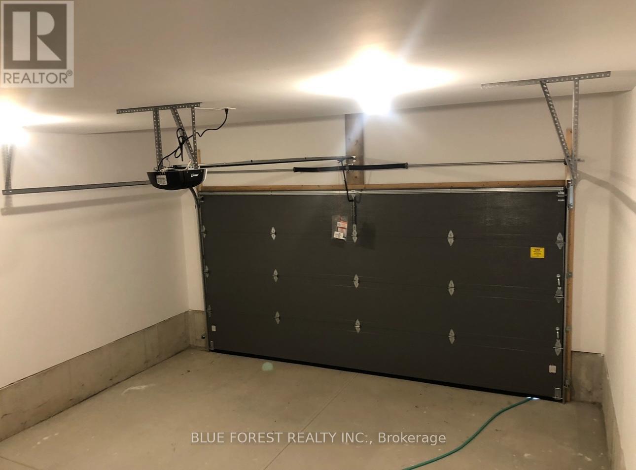 3 Armstrong Street, Strathroy-Caradoc, Ontario  N0L 1W0 - Photo 10 - X12709488