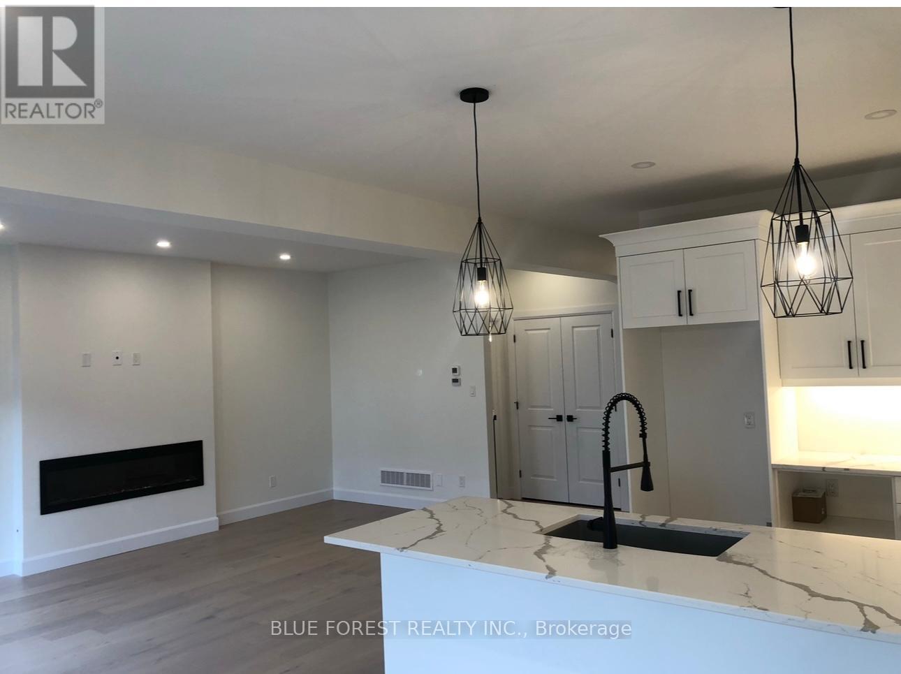 3 Armstrong Street, Strathroy-Caradoc, Ontario  N0L 1W0 - Photo 3 - X12709488