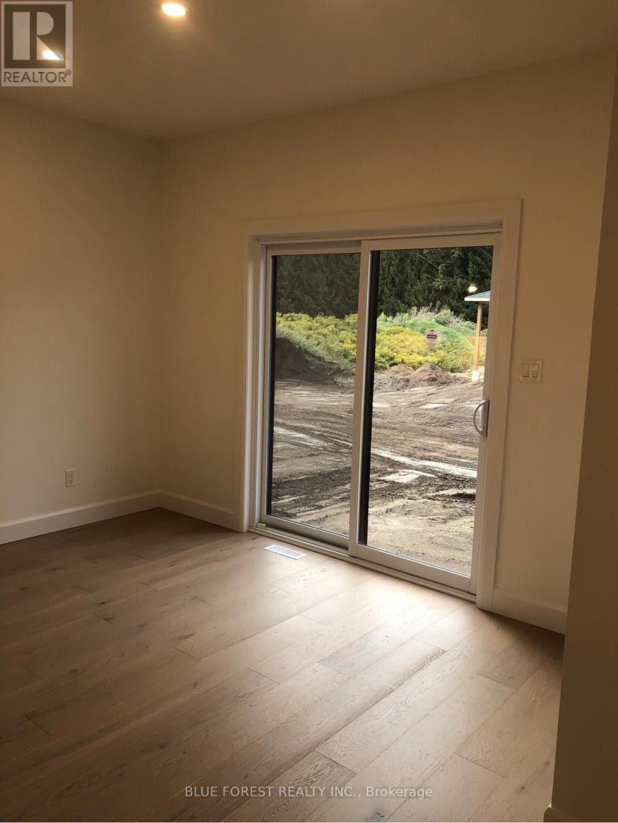 3 Armstrong Street, Strathroy-Caradoc, Ontario  N0L 1W0 - Photo 6 - X12709488