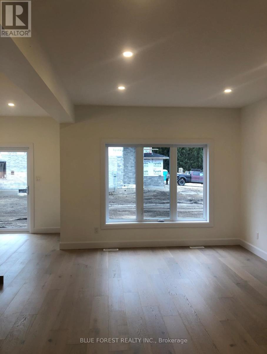 3 Armstrong Street, Strathroy-Caradoc, Ontario  N0L 1W0 - Photo 8 - X12709488