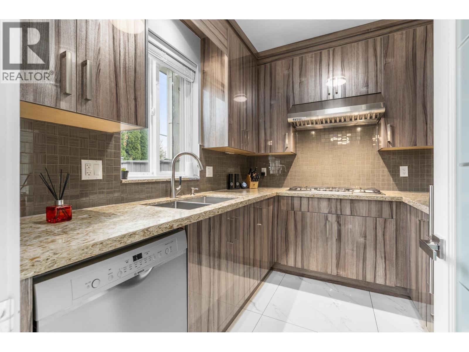 8780 Rosemary Avenue, Richmond, British Columbia  V7A 2K9 - Photo 14 - R3072706