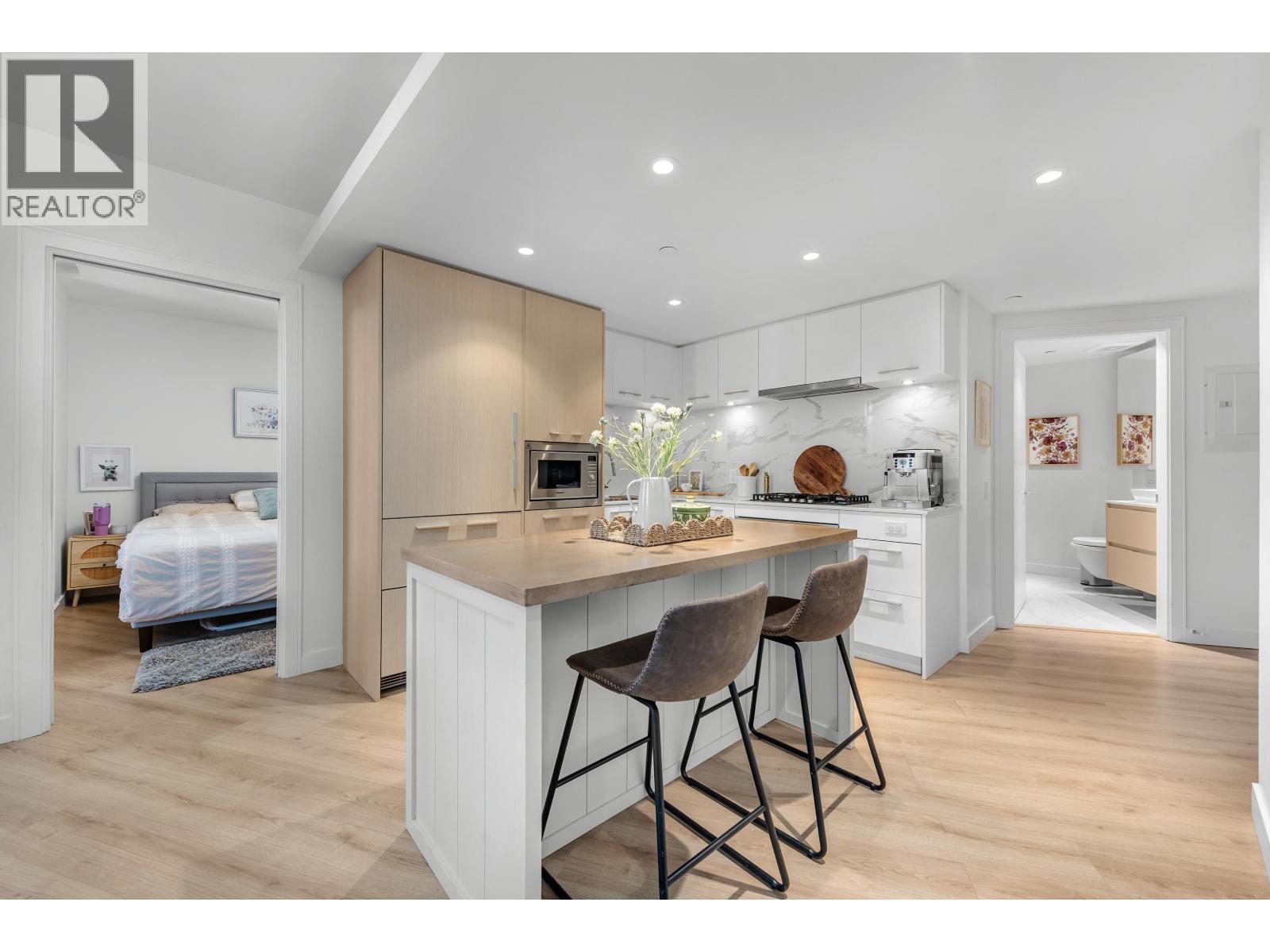 603 1500 Fern Street, North Vancouver, British Columbia  V3J 0E5 - Photo 3 - R3080568