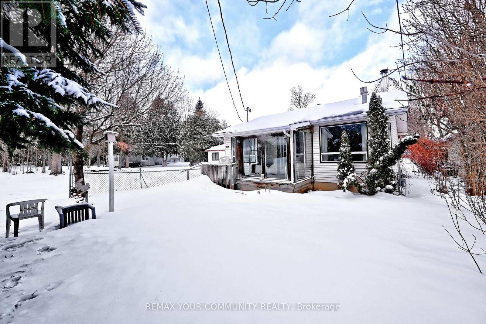 704 Hastings Avenue, Innisfil, Ontario  L9S 1Z3 - Photo 4 - N12685956