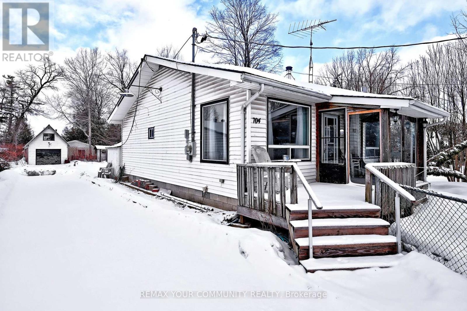 704 Hastings Avenue, Innisfil, Ontario  L9S 1Z3 - Photo 5 - N12685956