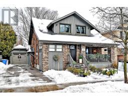 82 CENTRE STREET, Aurora, Ontario