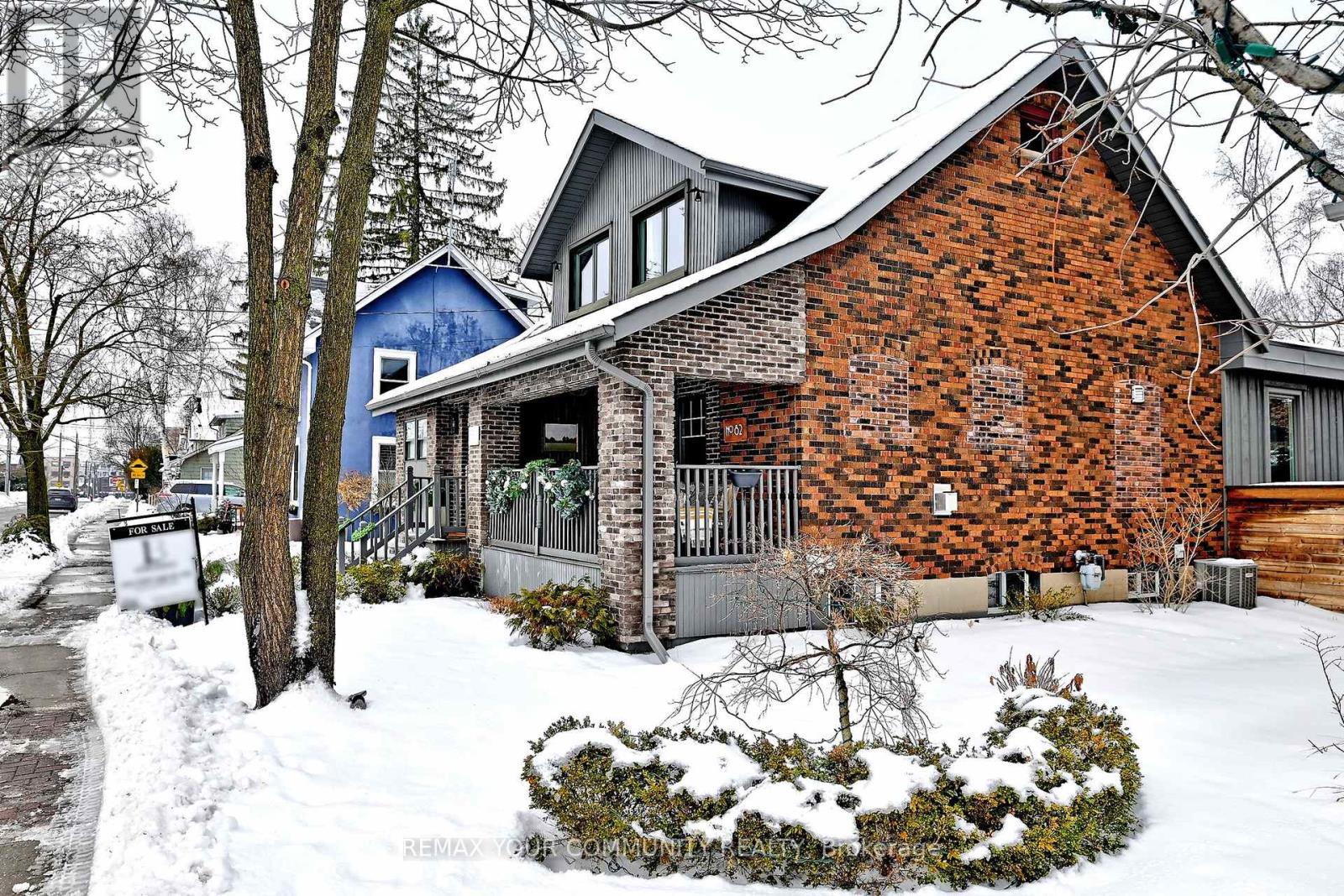 82 Centre Street, Aurora, Ontario  L4G 1J8 - Photo 3 - N12690318