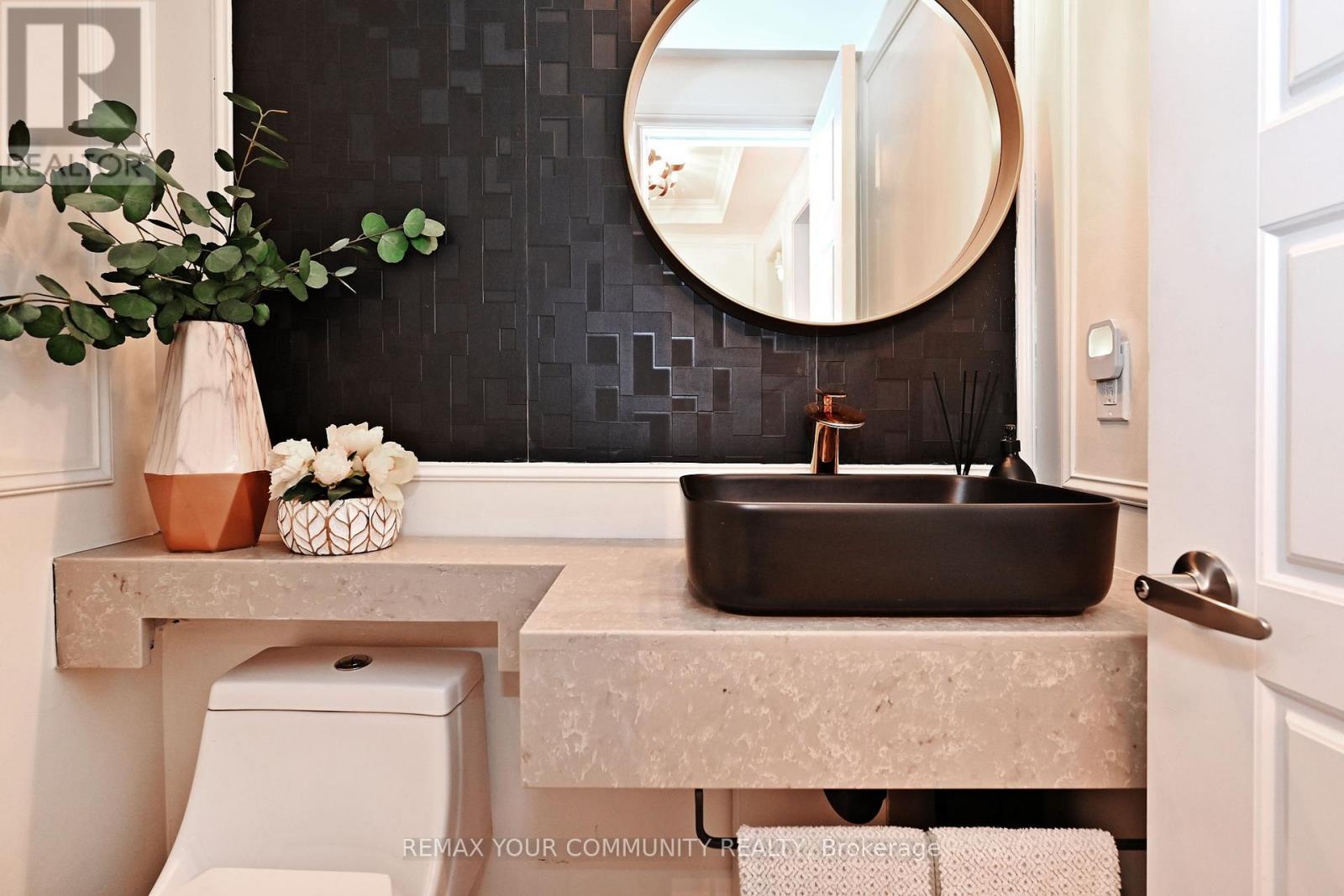 82 Centre Street, Aurora, Ontario  L4G 1J8 - Photo 6 - N12690318