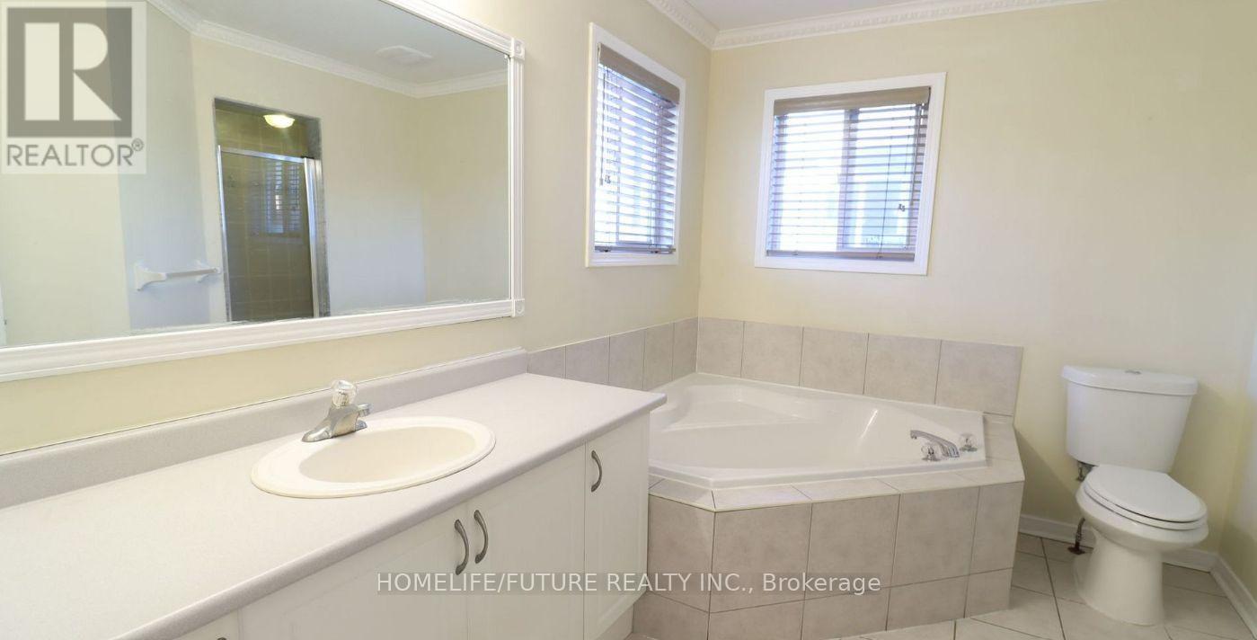 162 Cadillac Crescent, Brampton, Ontario  L7A 3B7 - Photo 5 - W12700374