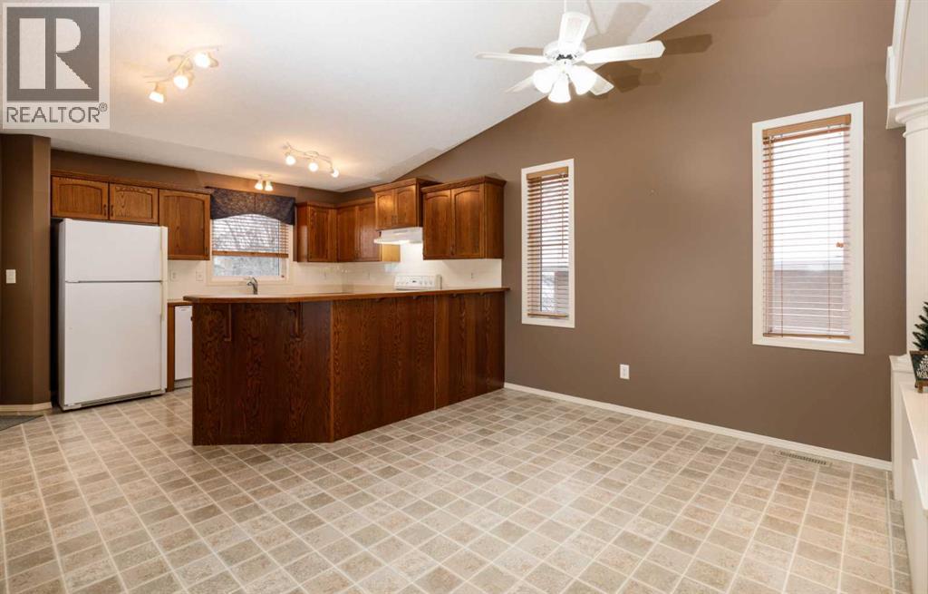 15 Altena Close, Red Deer, Alberta  T4R 3A8 - Photo 5 - A2274284