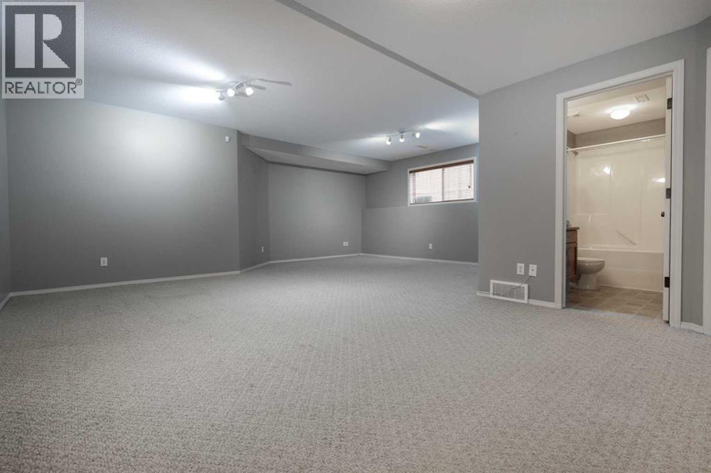 15 Altena Close, Red Deer, Alberta  T4R 3A8 - Photo 17 - A2274284