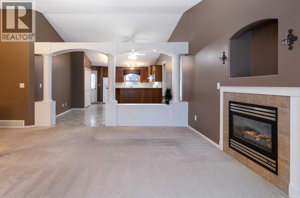 15 Altena Close, Red Deer, Alberta  T4R 3A8 - Photo 3 - A2274284