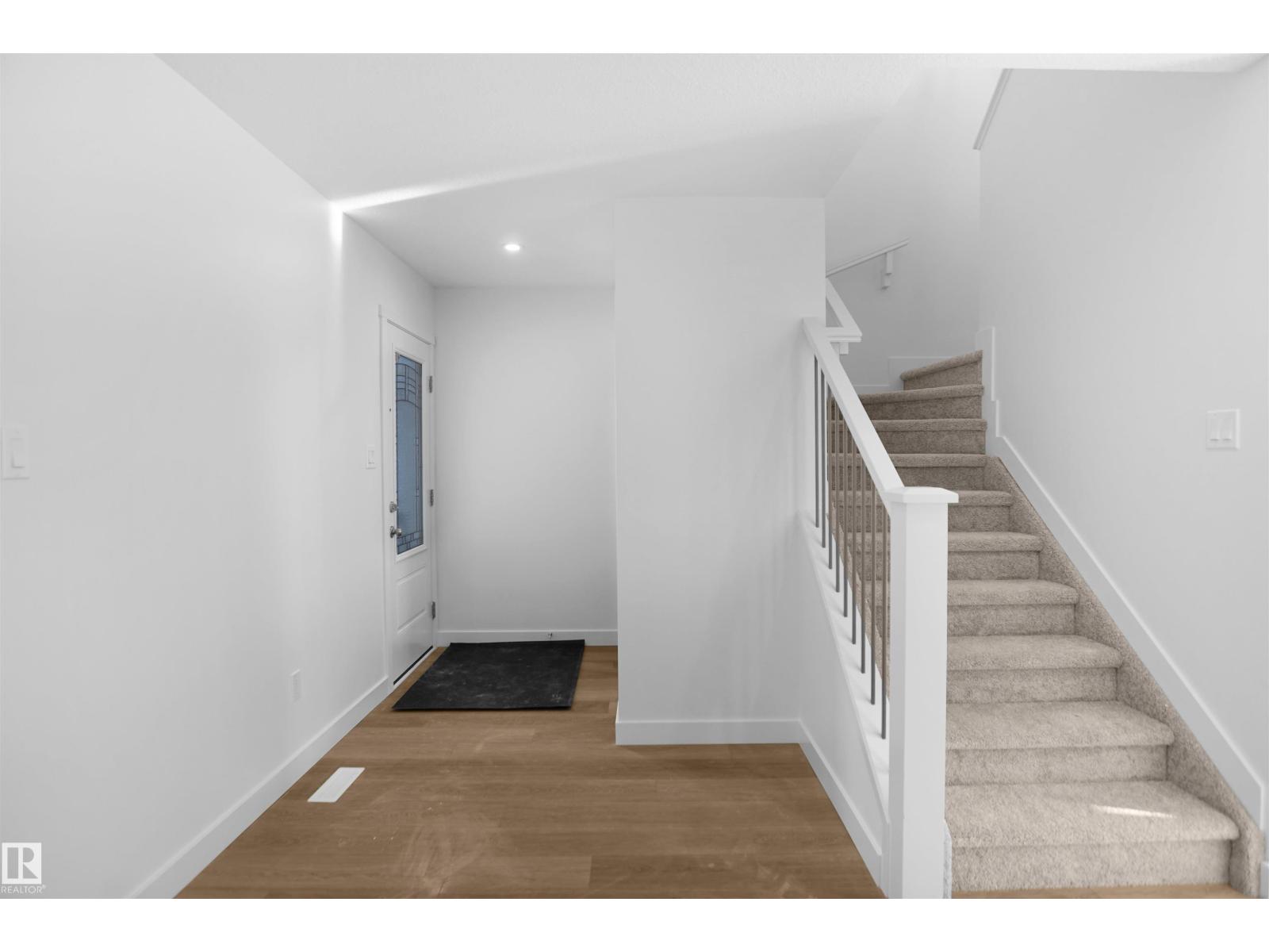 907 19 Av Nw, Edmonton, Alberta  T6T 2V2 - Photo 3 - E4464657