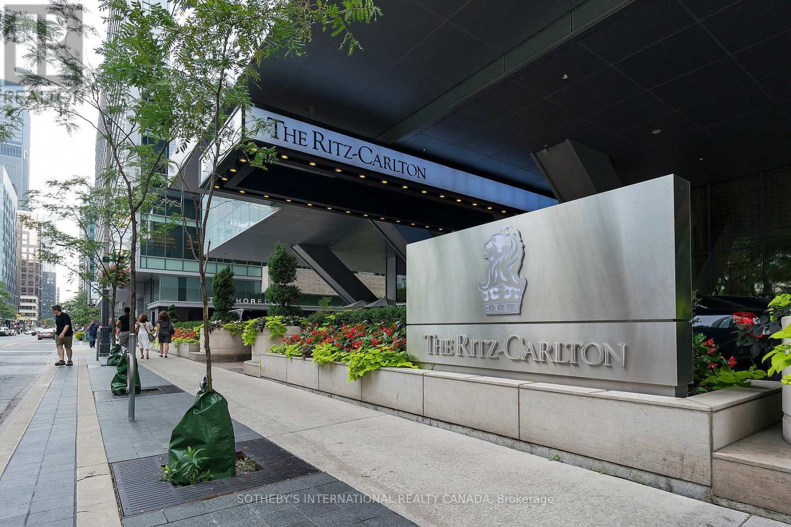 4401 - 183 Wellington Street W, Toronto, Ontario  M5V 0A1 - Photo 10 - C12709376