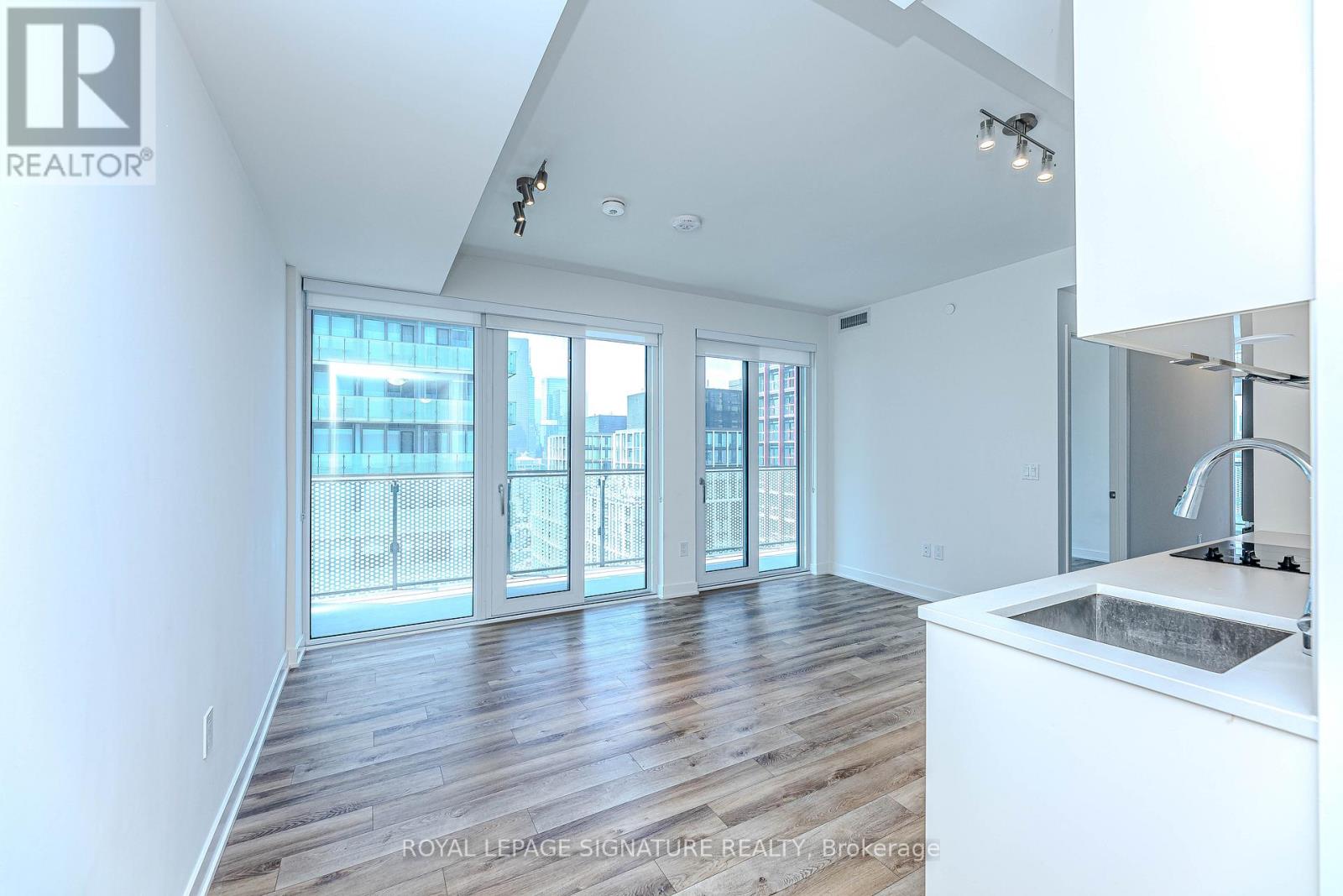 2616 - 70 Princess Street, Toronto, Ontario  M5A 0X6 - Photo 10 - C12709446