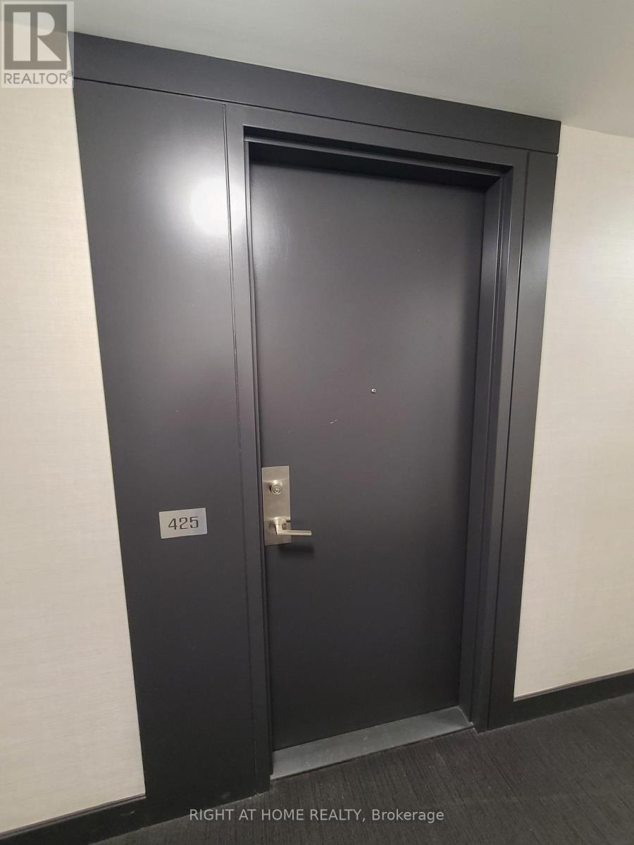 425 - 377 Madison Avenue, Toronto, Ontario  M4V 3E1 - Photo 2 - C12709462