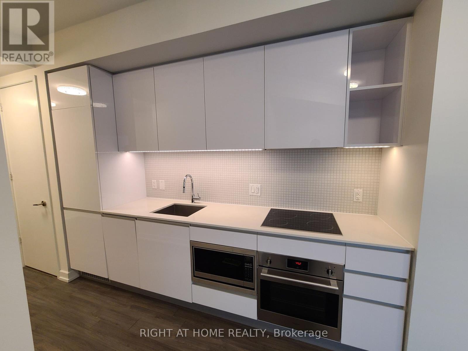 425 - 377 Madison Avenue, Toronto, Ontario  M4V 3E1 - Photo 6 - C12709462