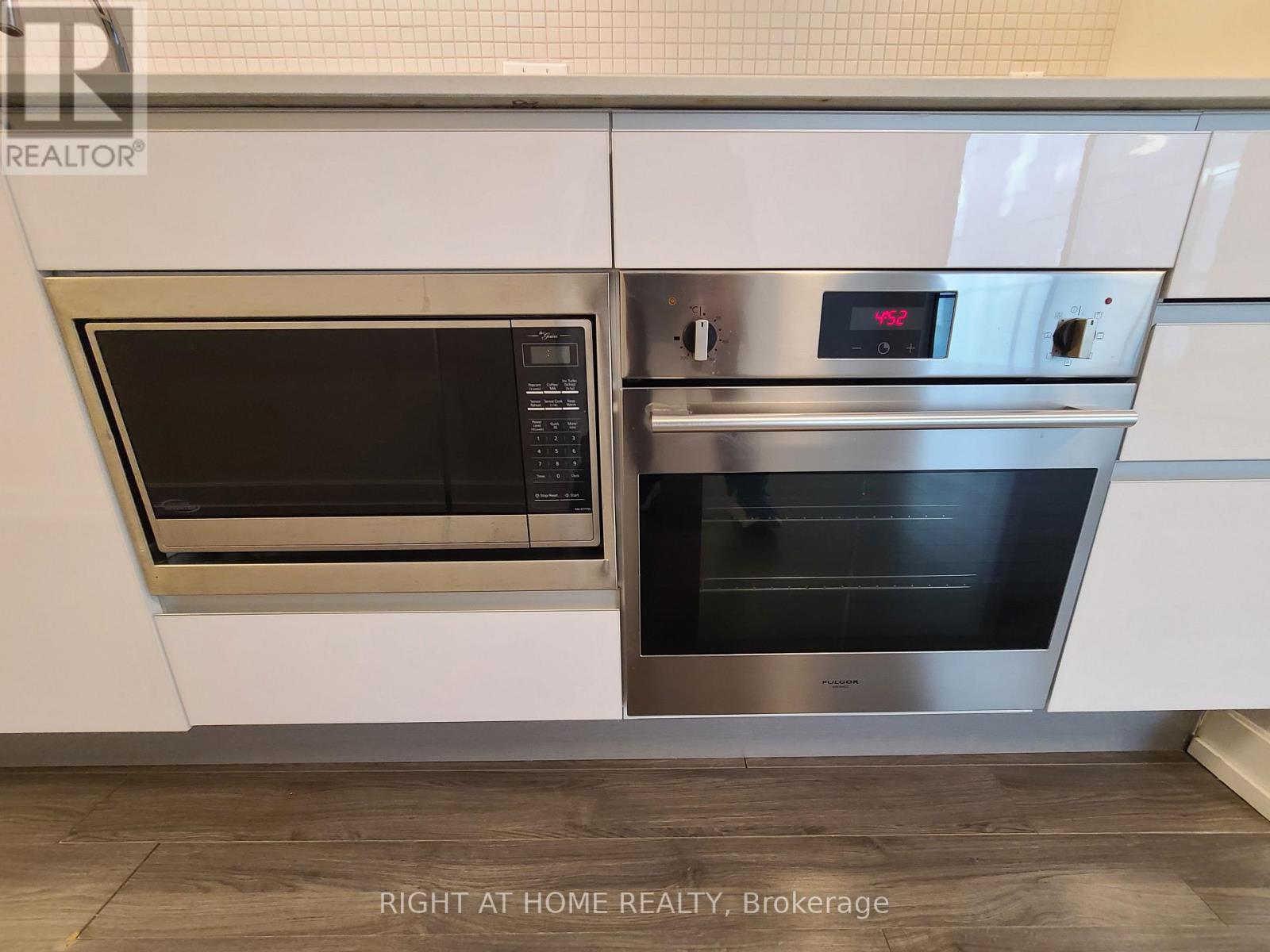 425 - 377 Madison Avenue, Toronto, Ontario  M4V 3E1 - Photo 7 - C12709462