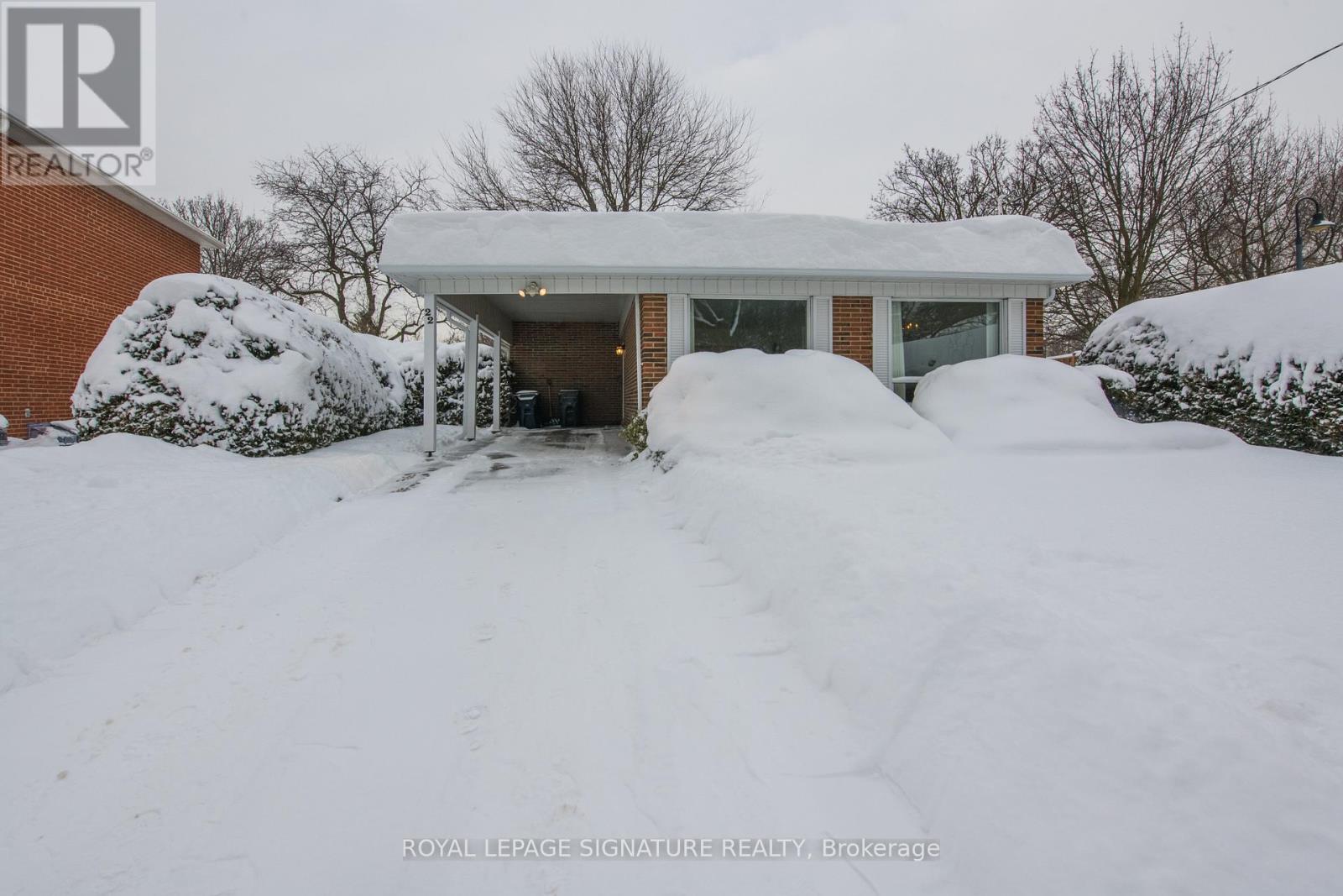 22 BELLBURY CRESCENT, Toronto, Ontario