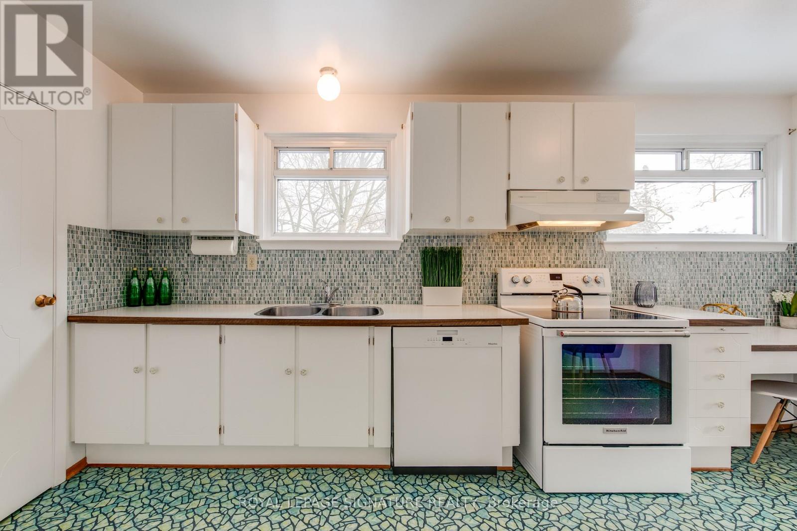 22 Bellbury Crescent, Toronto, Ontario  M2J 2J8 - Photo 15 - C12709490