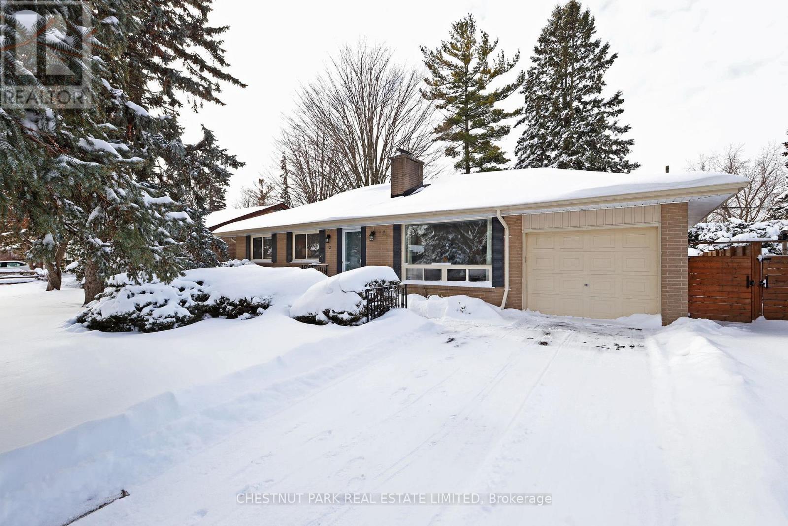 72 WALLINGFORD ROAD, Toronto, Ontario