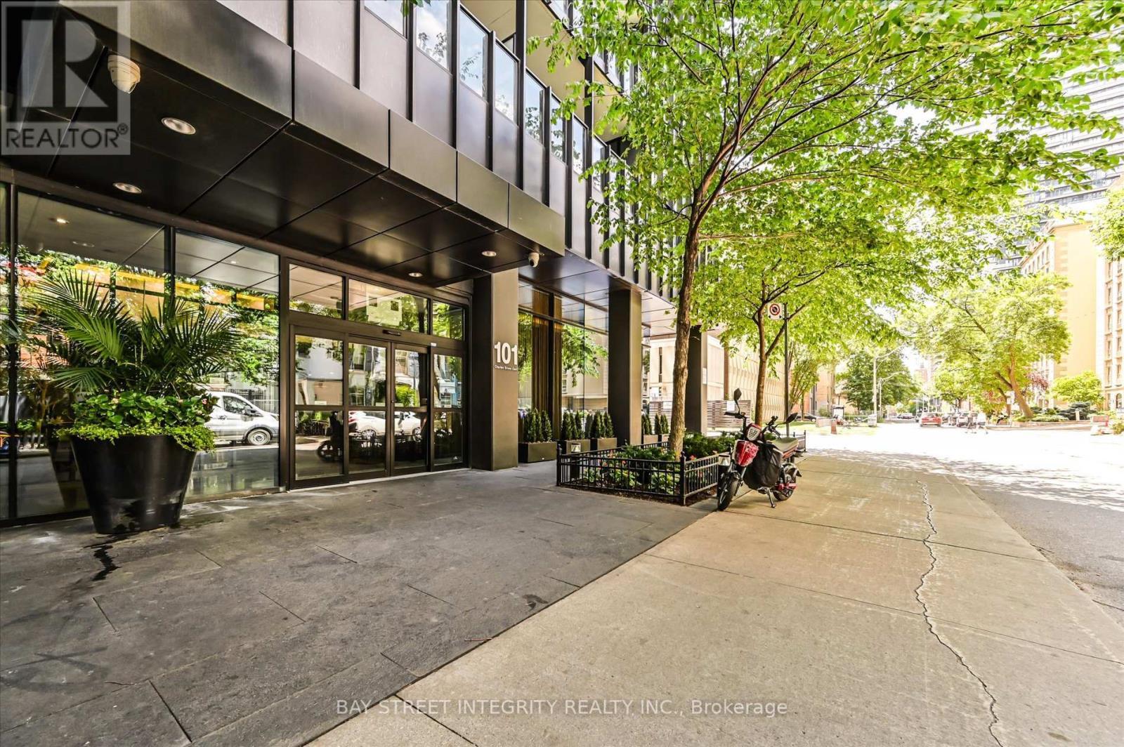 1709 - 101 Charles Street E, Toronto, Ontario  M4Y 0A9 - Photo 3 - C12709498