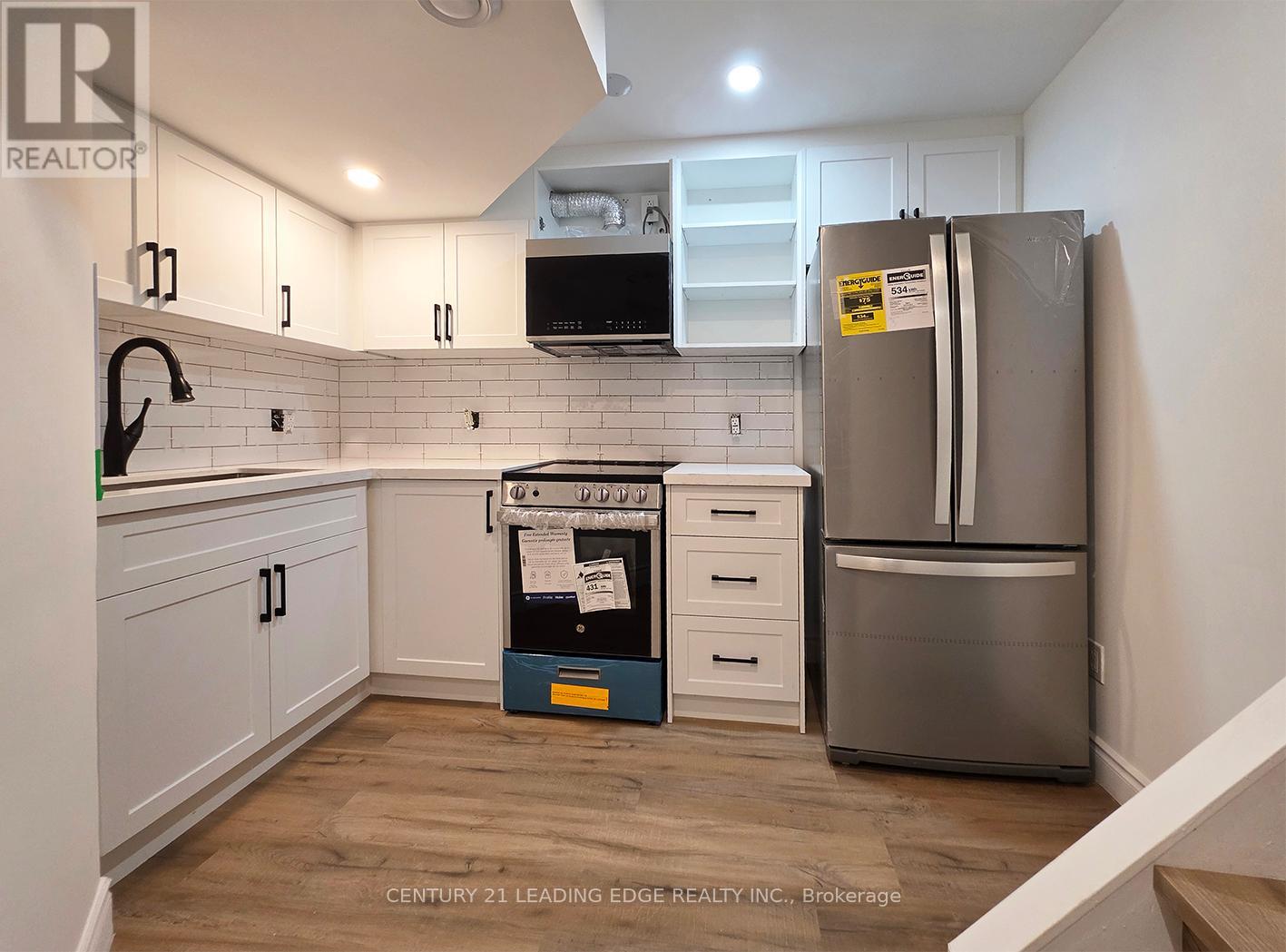 Basement B - 16 Wyvern Road, Toronto, Ontario  M2K 2K4 - Photo 2 - C12709502