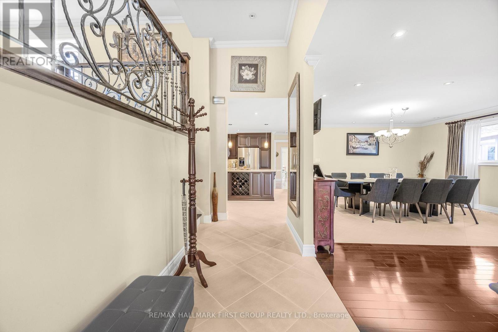 154 Fairglen Avenue, Toronto, Ontario  M1W 1B1 - Photo 8 - E12709382