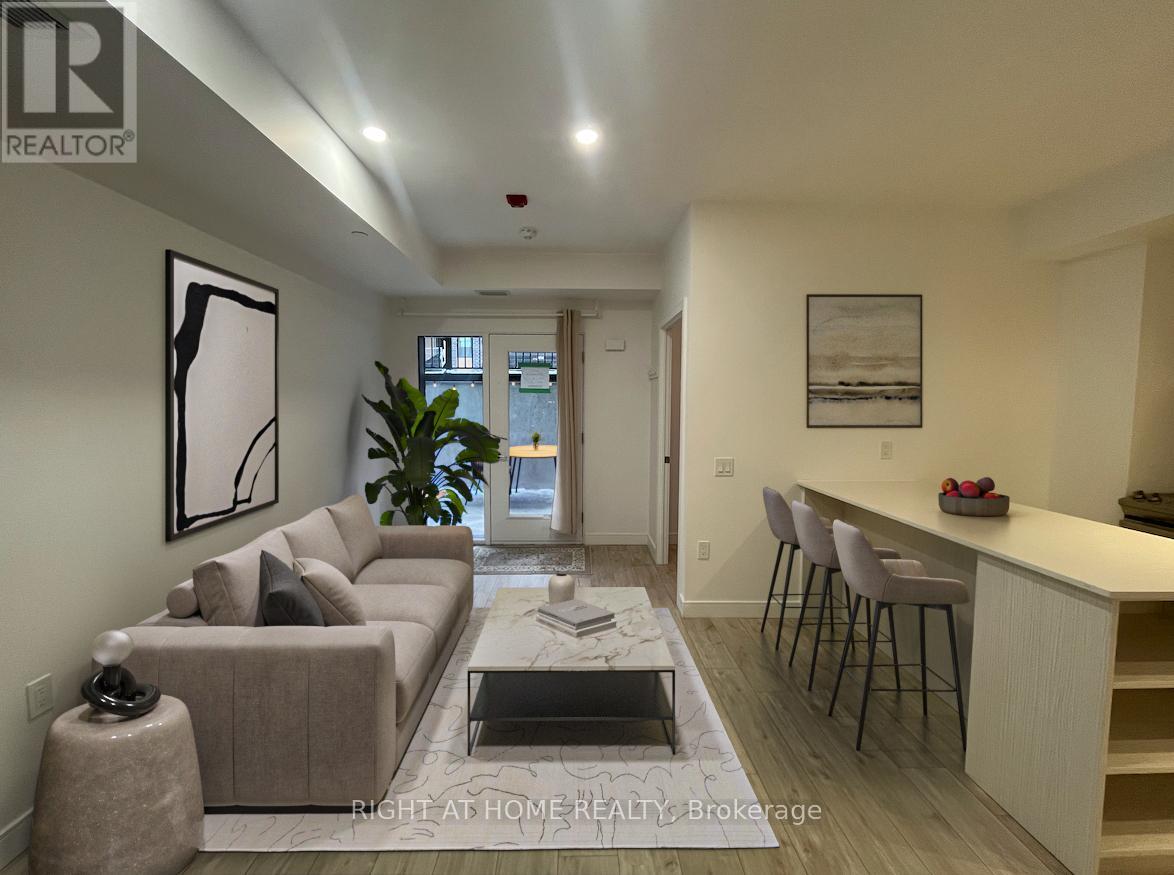 6 - 178 CLONMORE DRIVE, Toronto, Ontario