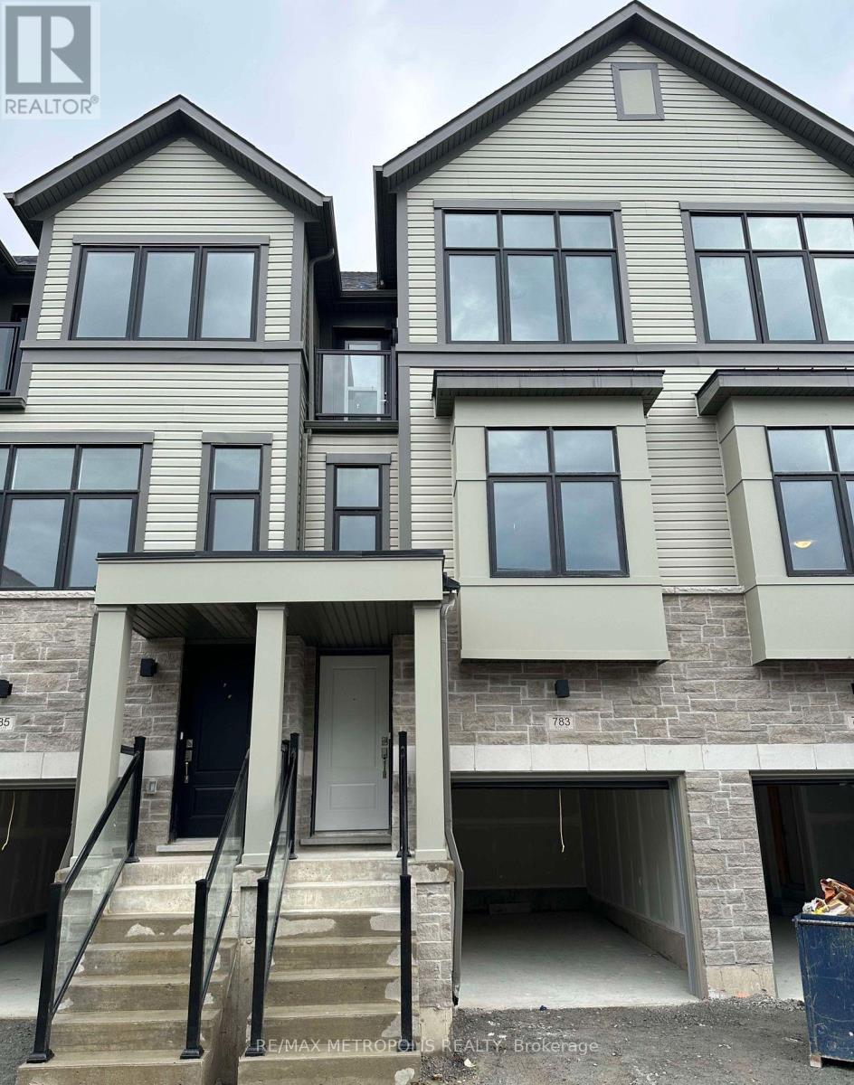 783 Kootenay Path, Oshawa, Ontario  L1H 0A7 - Photo 2 - E12709456