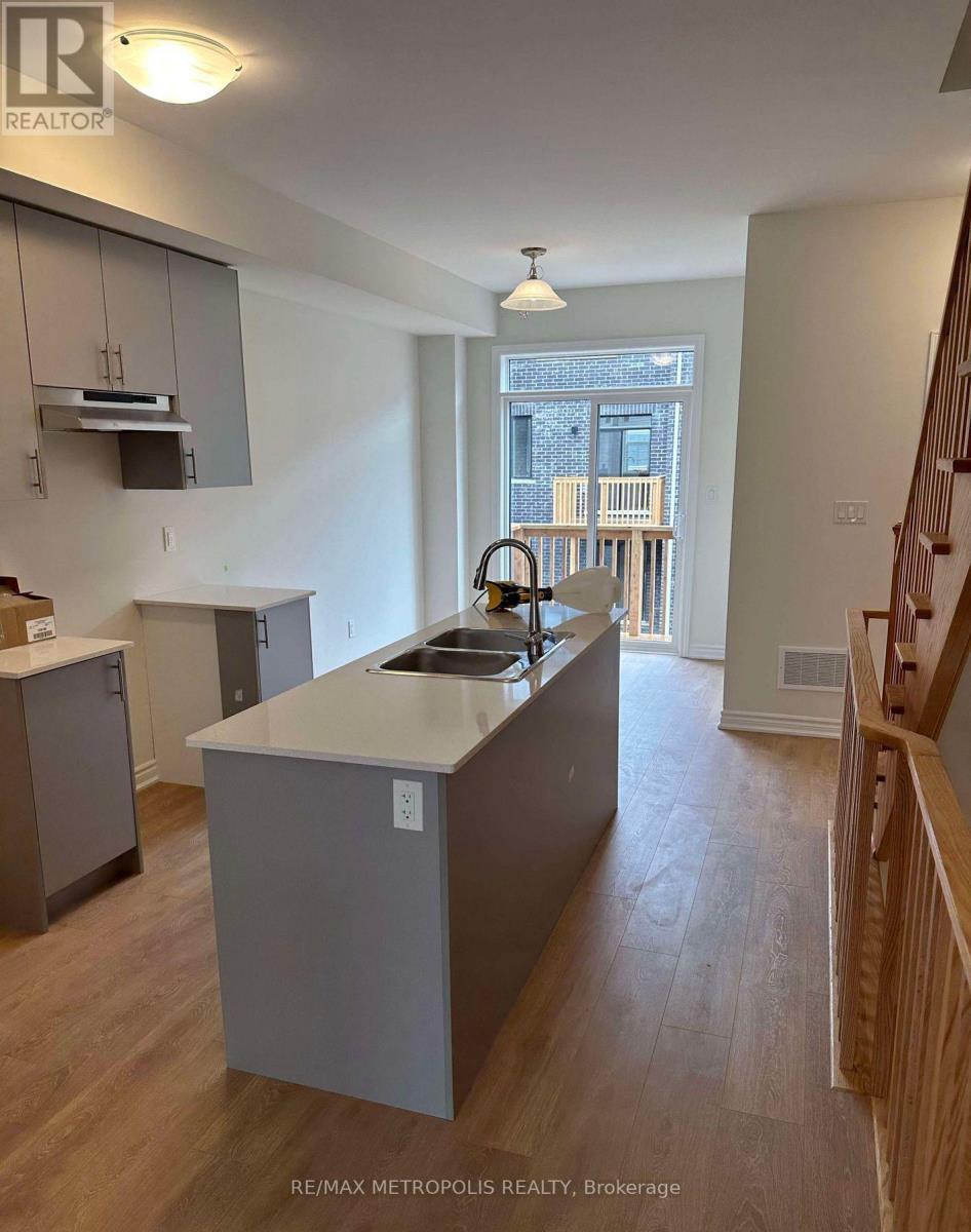 783 Kootenay Path, Oshawa, Ontario  L1H 0A7 - Photo 5 - E12709456