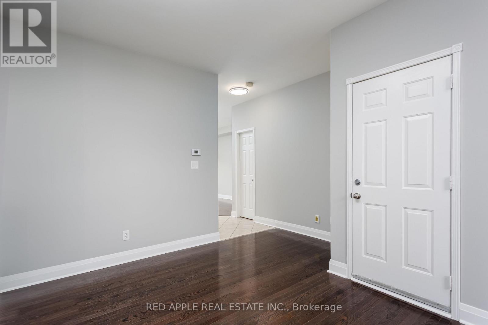 23 Ulson Drive, Richmond Hill, Ontario  L4C 4M6 - Photo 3 - N12709362