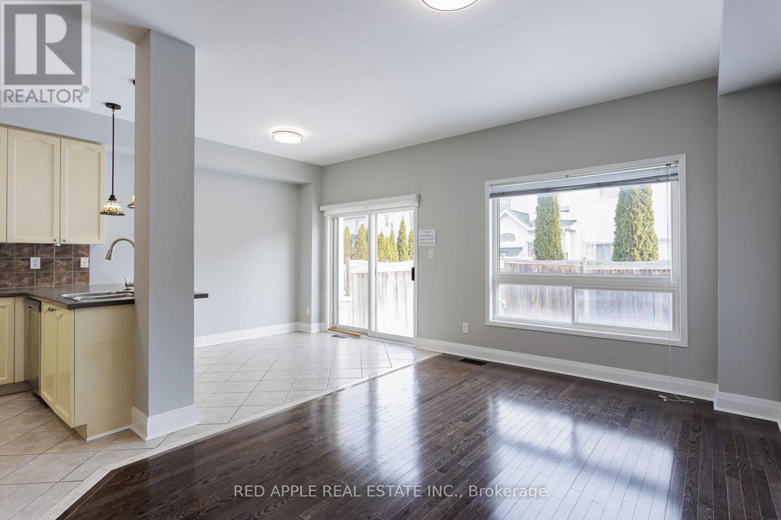 23 Ulson Drive, Richmond Hill, Ontario  L4C 4M6 - Photo 6 - N12709362