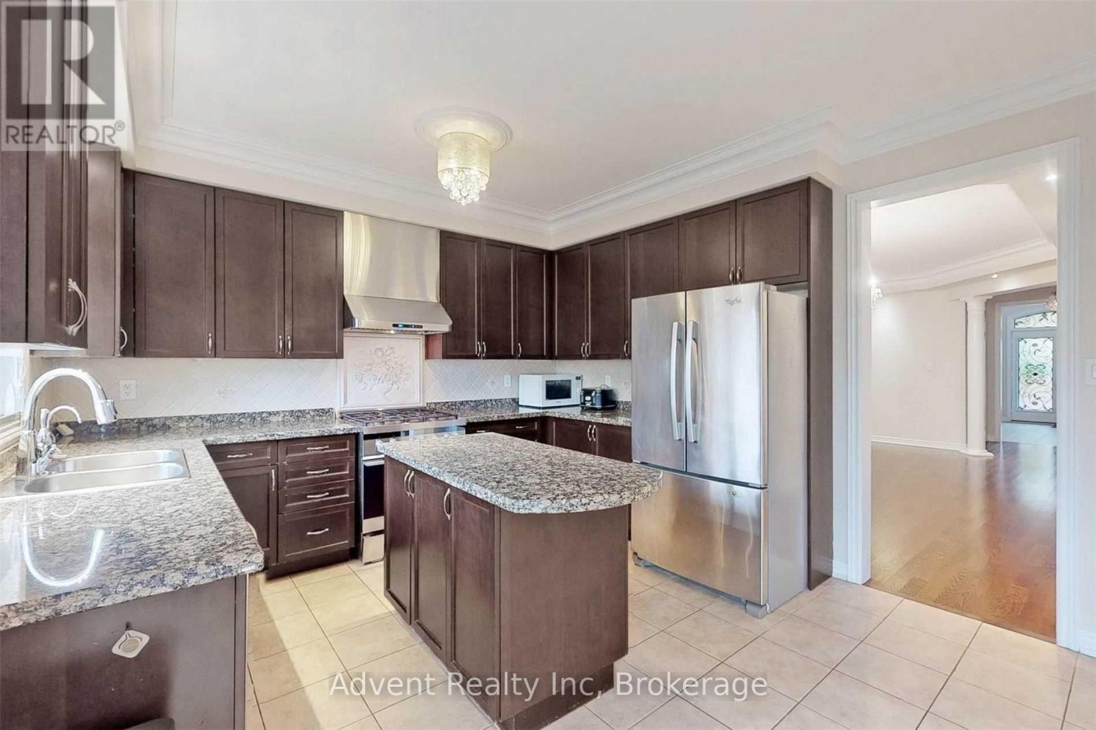 106 Allison Ann Way, Vaughan, Ontario  L6A 0G7 - Photo 14 - N12709416