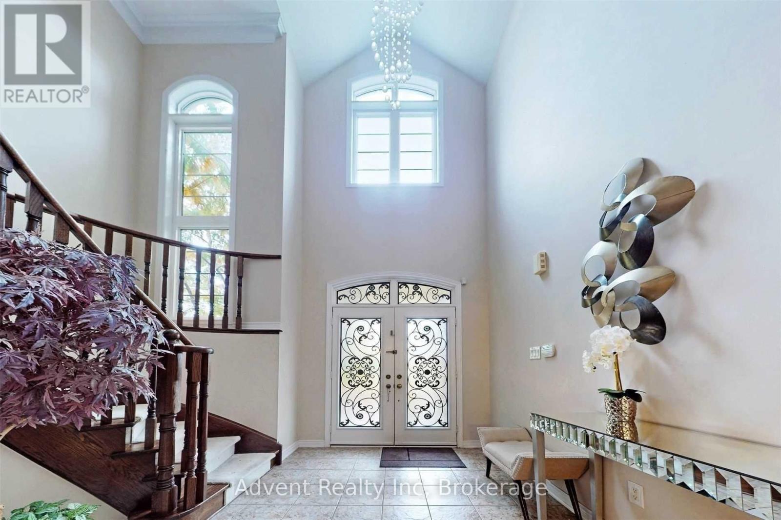 106 Allison Ann Way, Vaughan, Ontario  L6A 0G7 - Photo 4 - N12709416