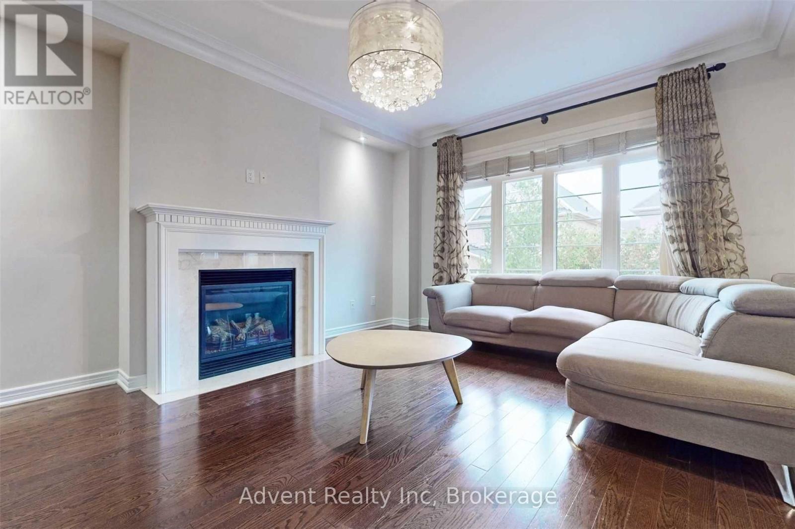 106 Allison Ann Way, Vaughan, Ontario  L6A 0G7 - Photo 5 - N12709416