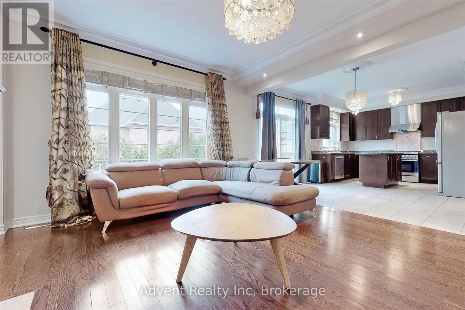 106 Allison Ann Way, Vaughan, Ontario  L6A 0G7 - Photo 7 - N12709416