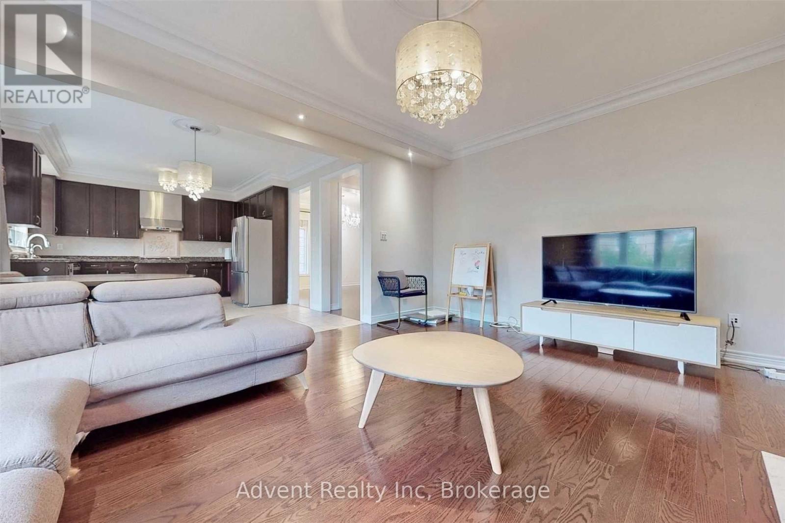 106 Allison Ann Way, Vaughan, Ontario  L6A 0G7 - Photo 8 - N12709416