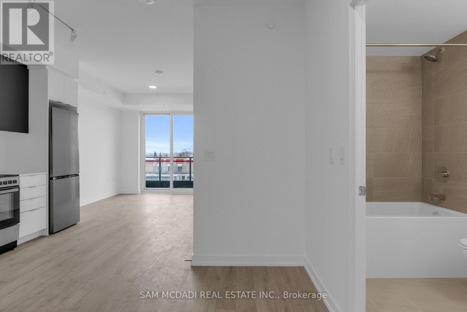 B312 - 9751 Markham Road, Markham, Ontario  L6E 0W3 - Photo 4 - N12709432