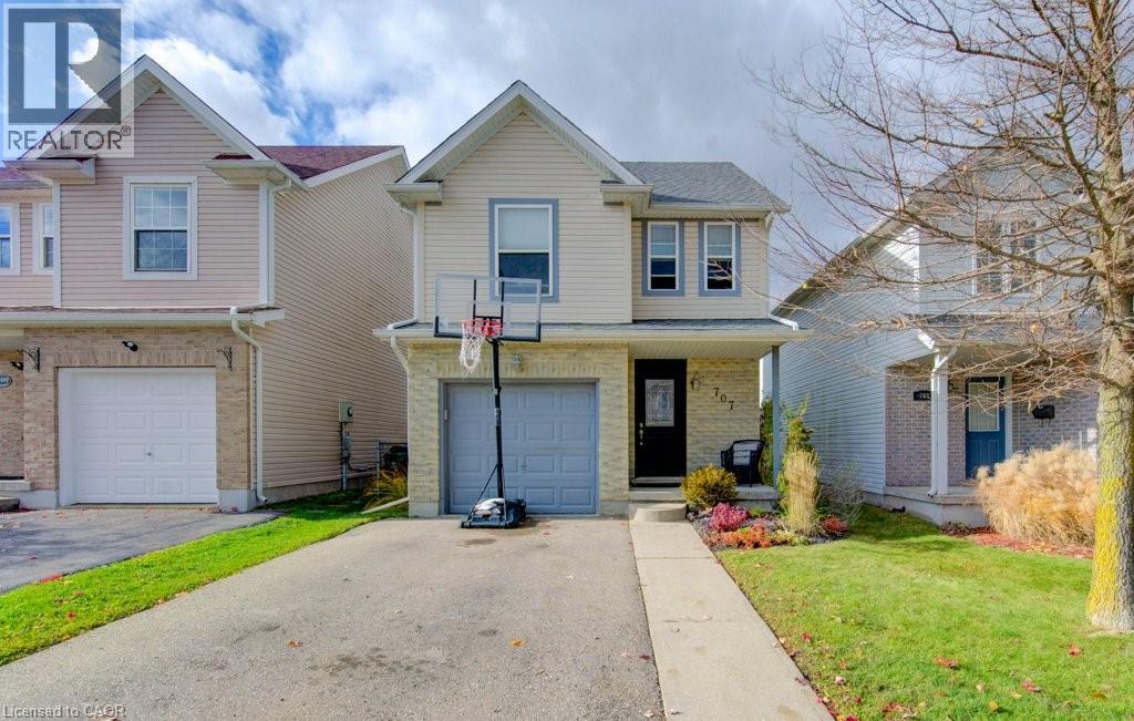 707 Paris Boulevard, Waterloo, Ontario  N2T 2X9 - Photo 2 - 40788324