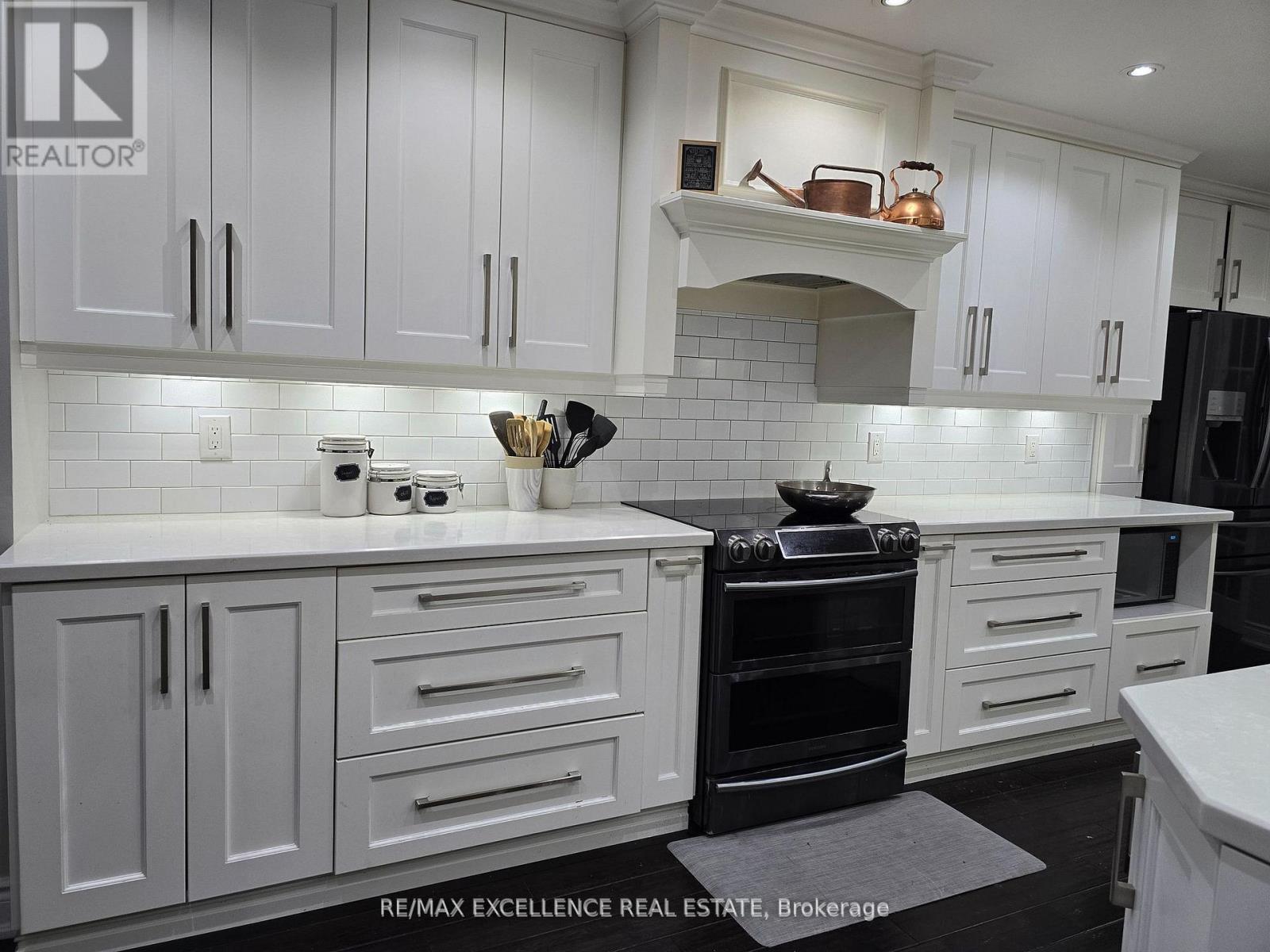 50 Elizabeth Street S, Brampton, Ontario  L6Y 1R1 - Photo 2 - W12709370